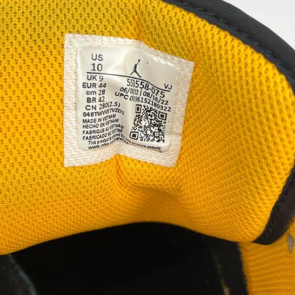 Nike Air Jordan Sneakers Size 10 Black Purple Lace Up Round Toe Low 553558-075 - Picture 7 of 9